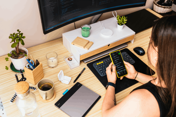 5 Web Design Trends to Elevate Your Brand in 2025