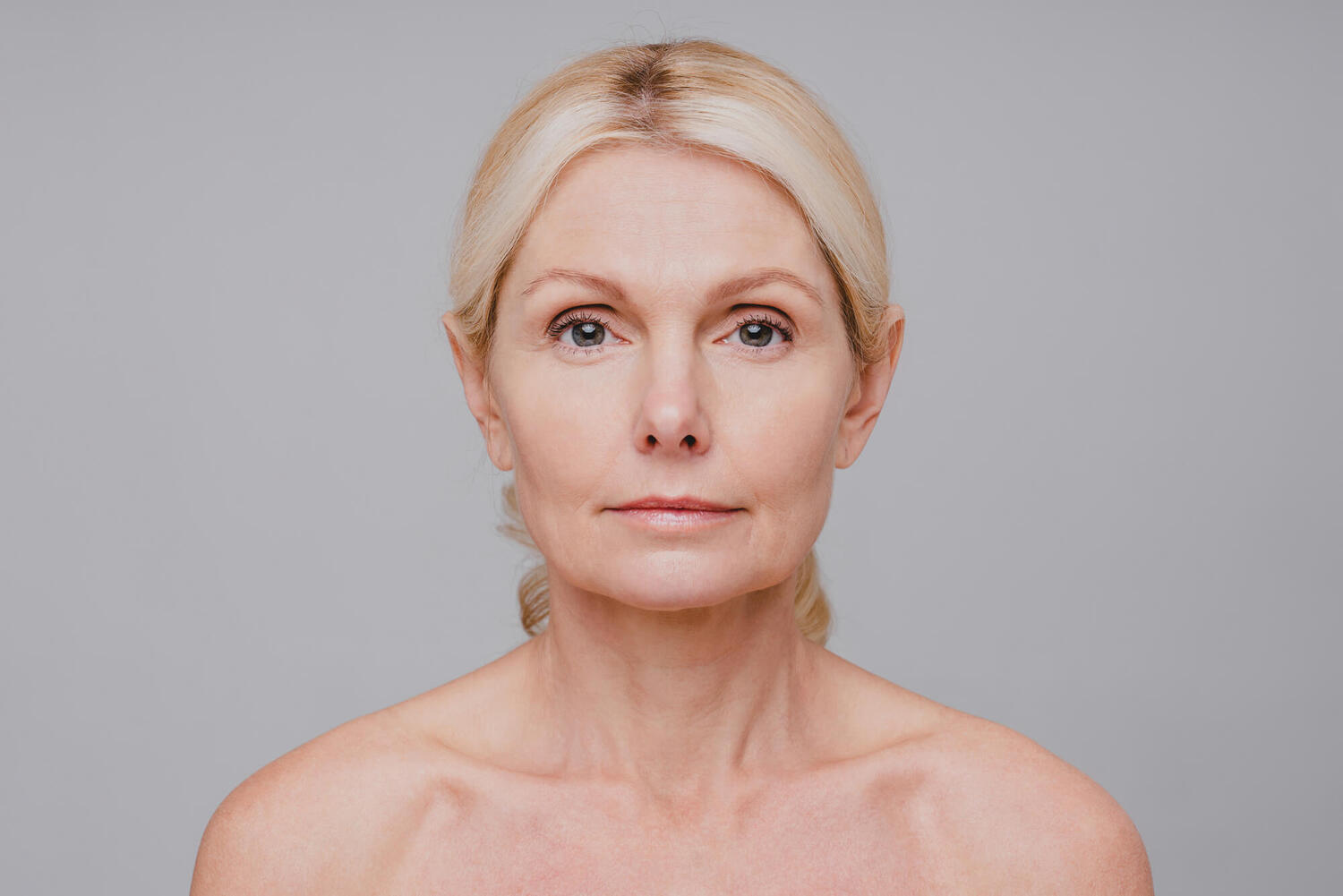 close-up-portrait-of-middle-aged-beautiful-woman-s-2026-01-07-00-29-27-utc close-up-portrait-of-middle-aged-beautiful-woman-s-2026-01-07-00-29-27-utc