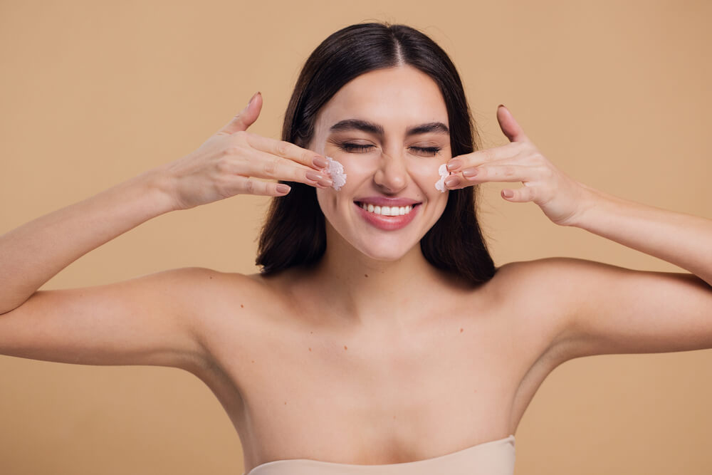 5 Essential Skincare Habits For Naturally Glowing Skin
