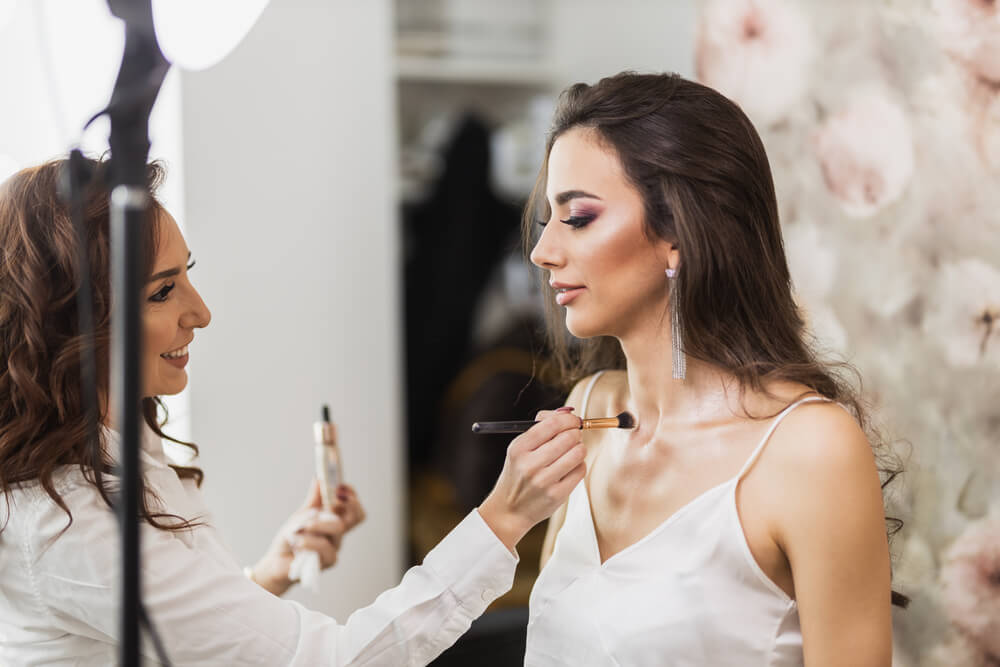 The Ultimate Bridal Beauty Timeline Before Your Wedding Day