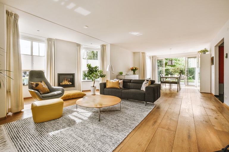 Smart Ways to Make Your Living Room Feel Larger