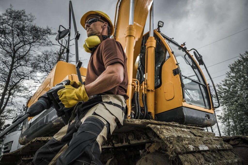 Benefits of Renting Heavy Equipment