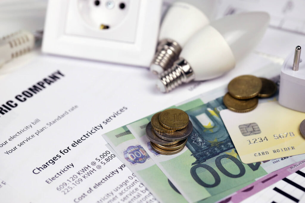 How Smart Devices Help Reduce Electricity Bills