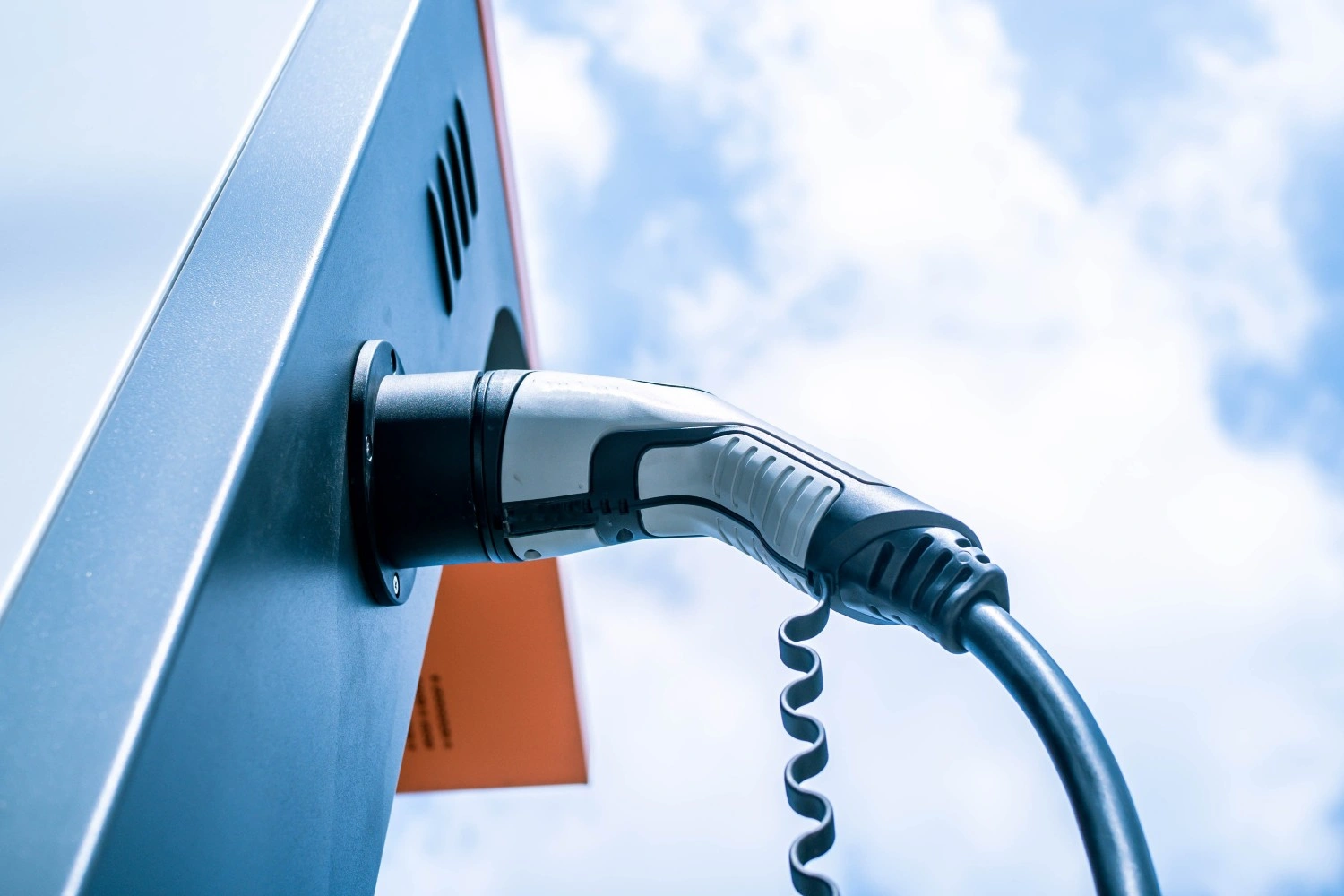 How Solid State Battery Technology Changes Long Distance Electric Travel
