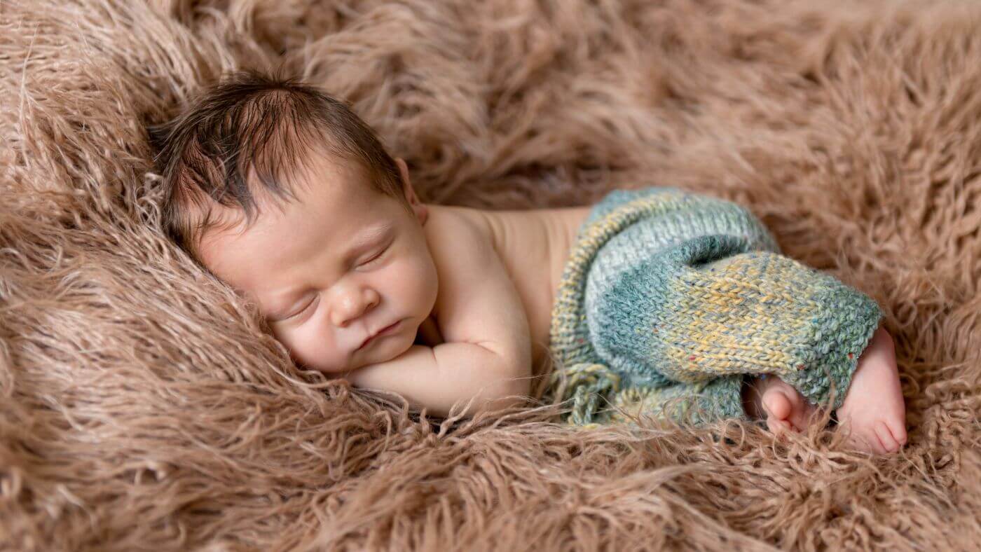 Mastering Soft Window Light: How to Photograph Your Baby Beautifully at Home