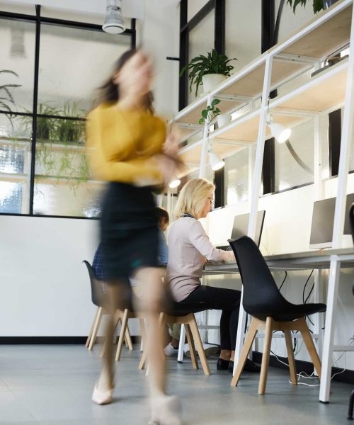 modern-lifestyle-in-office-2026-01-08-07-09-03-utc