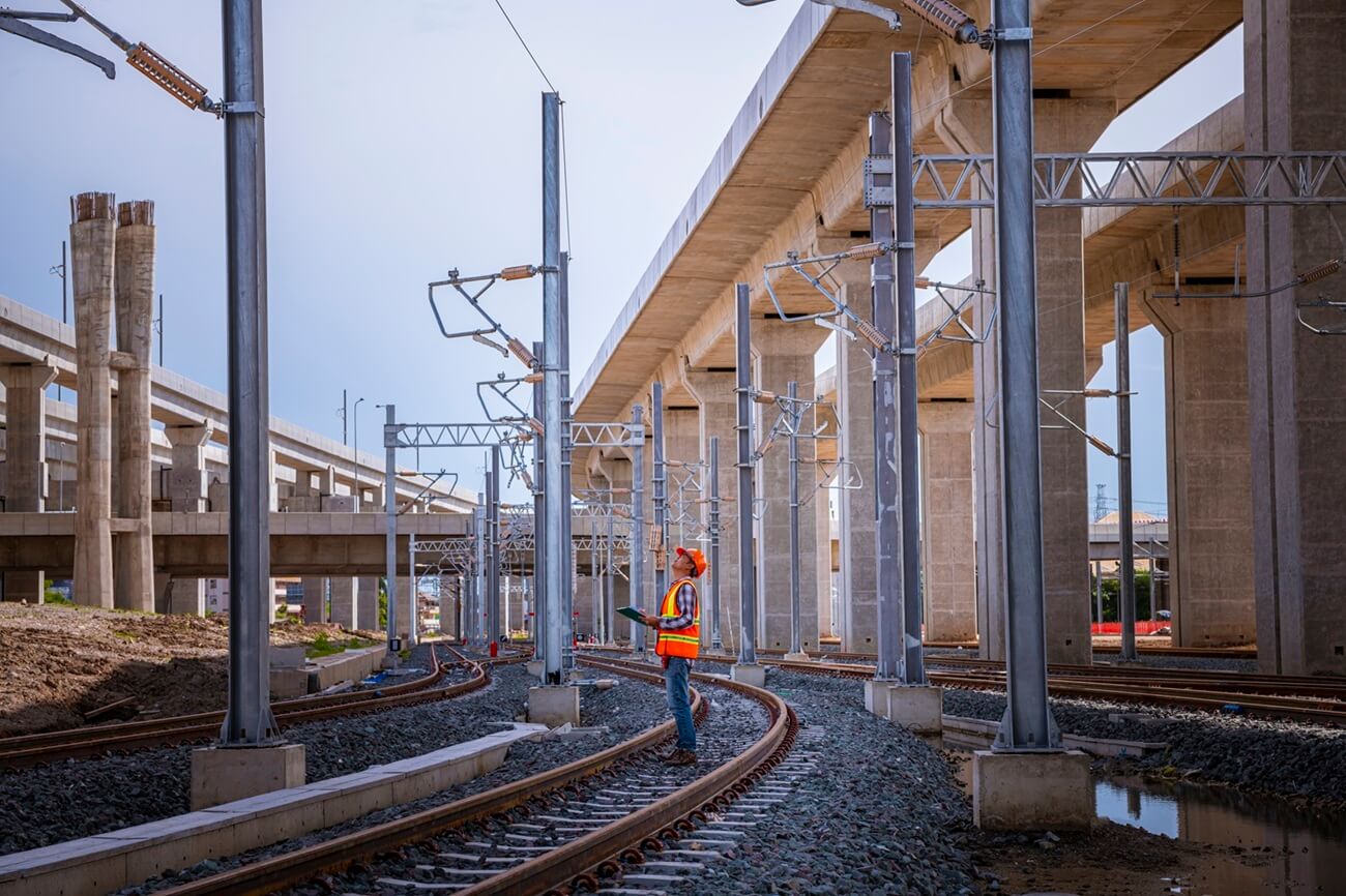 engineer-under-discussion-inspection-and-checking-2026-01-08-22-16-16-utc