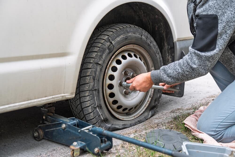 How to Change a Flat Tire Safely