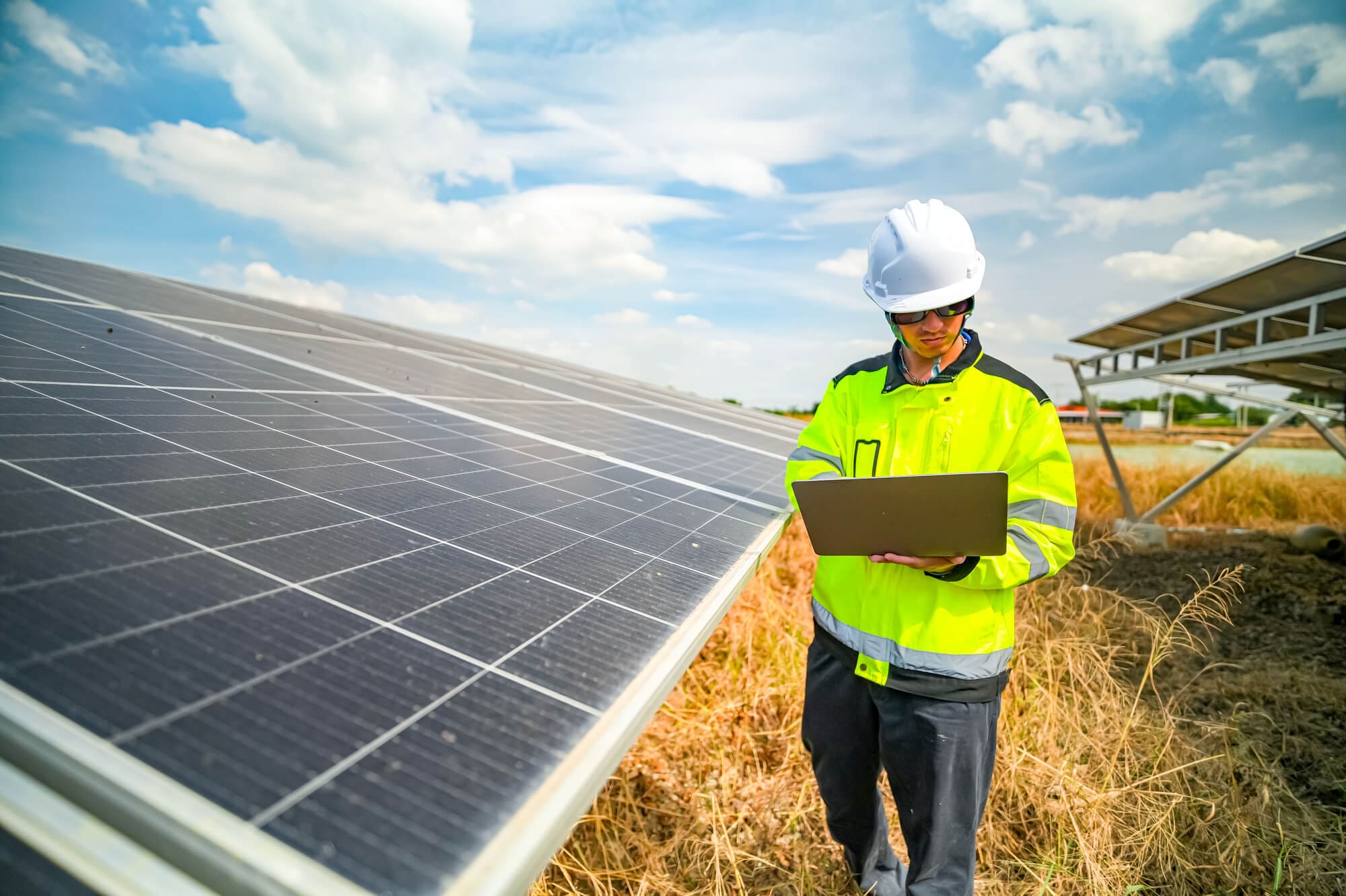 solar-panel-technician-working-at-rural-solar-farm-2026-03-18-05-38-40-utc